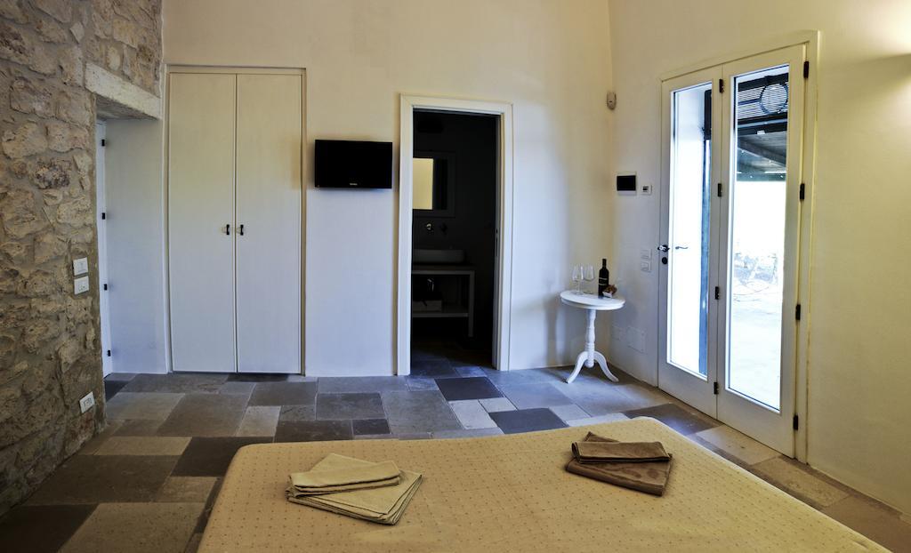 أوستوني La Vecchia Tabaccheria B&B الغرفة الصورة